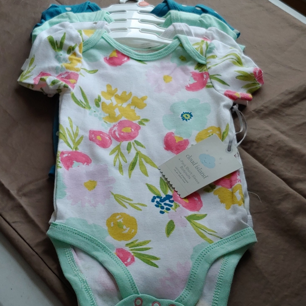 New infant clothing